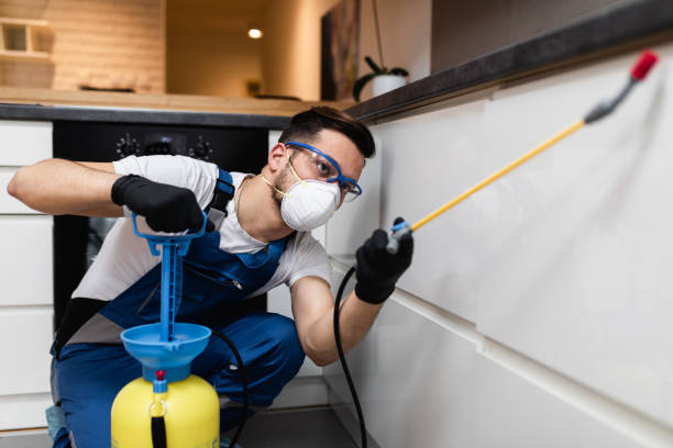 Best Wildlife Control Services  in Falls City, OR